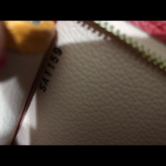 Louis Vuitton Toiletry Pouch 26 Limited edition Brand New - Picture 7 of 11